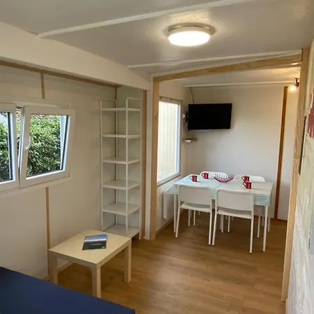 Cozy Avec Terrasse - 2 - Api-1-52-340 Camping Gurmençon